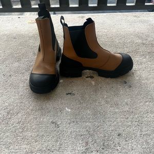 NWOT Ganni Chelsea Rainboots